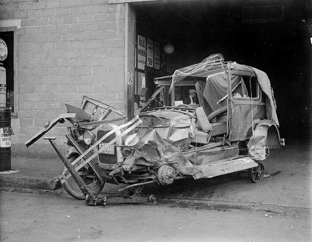 Vintage Photos of Car Wrecks - Part 2