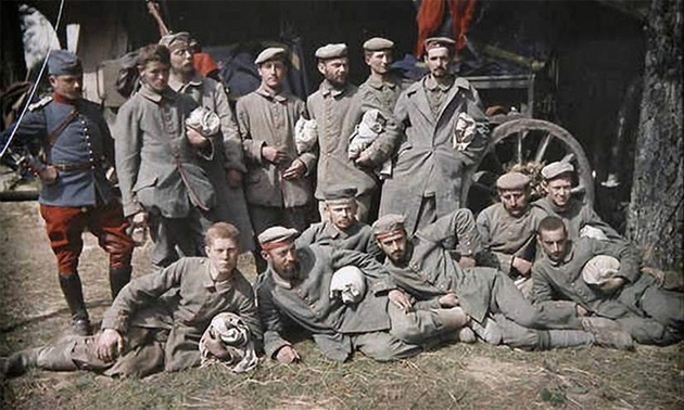 A collection of colourised photos from WW1