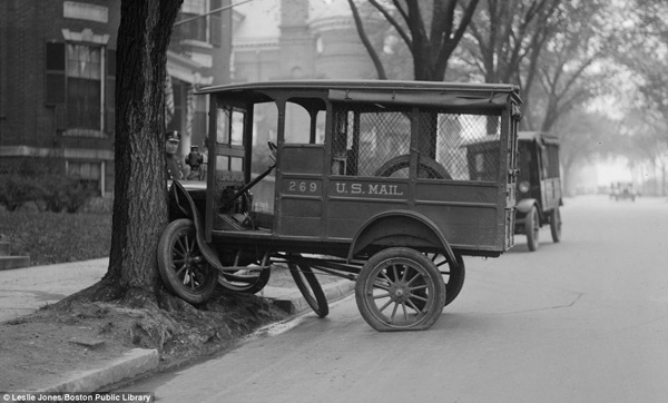 Vintage Photos of Car Wrecks - Part 2