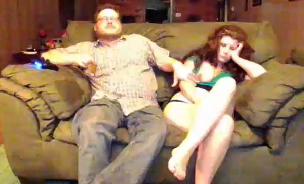 Man strips sleeping drunk wife naked on PS4 Twitch stream