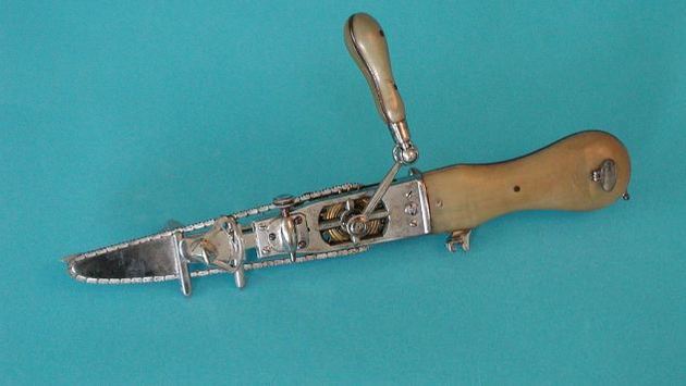 10 Terrifying Old-time Medical Instruments