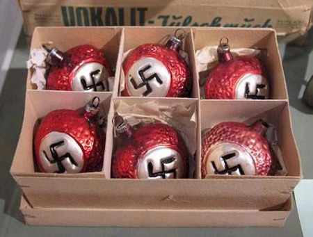 13 weird fucking ornaments
