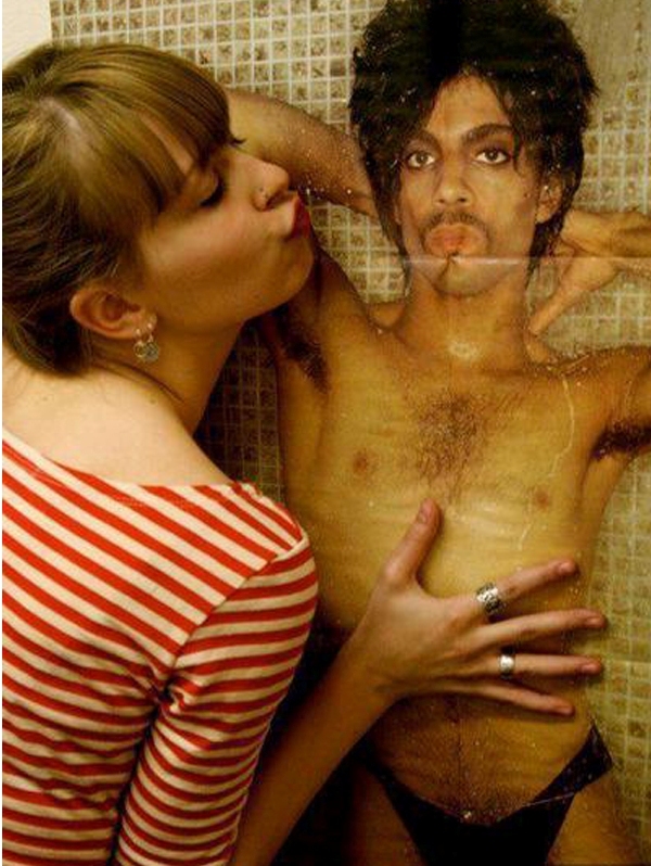 20 Strange Singles Looking For Love