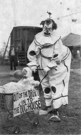 Creepy Vintage pics of clowns