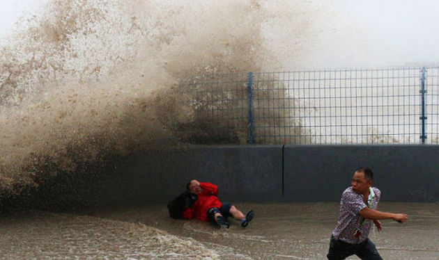 Massive Tidal Wave in China