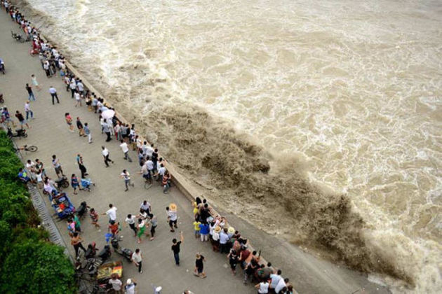 Massive Tidal Wave in China