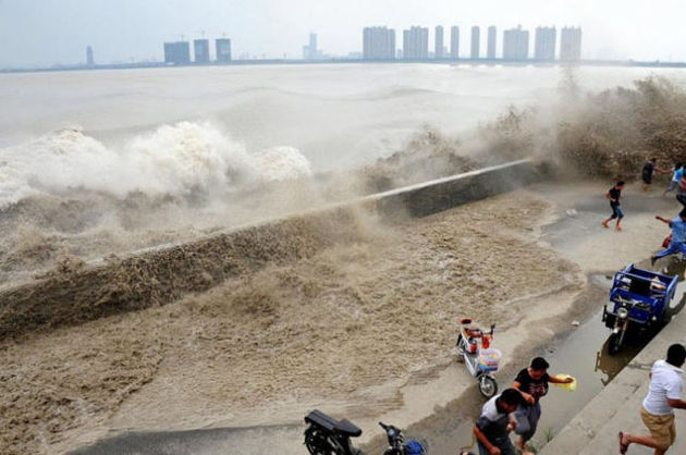 Massive Tidal Wave in China