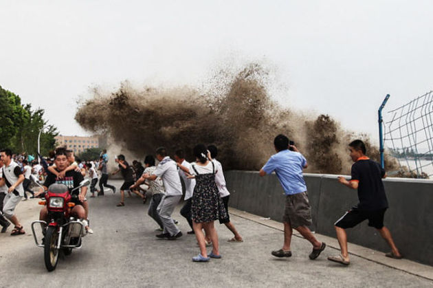 Massive Tidal Wave in China