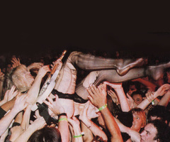 why women shouldnt crowd surf