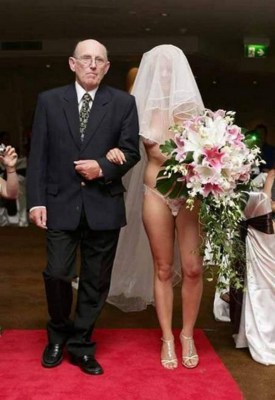 Bizarre Wedding photo's