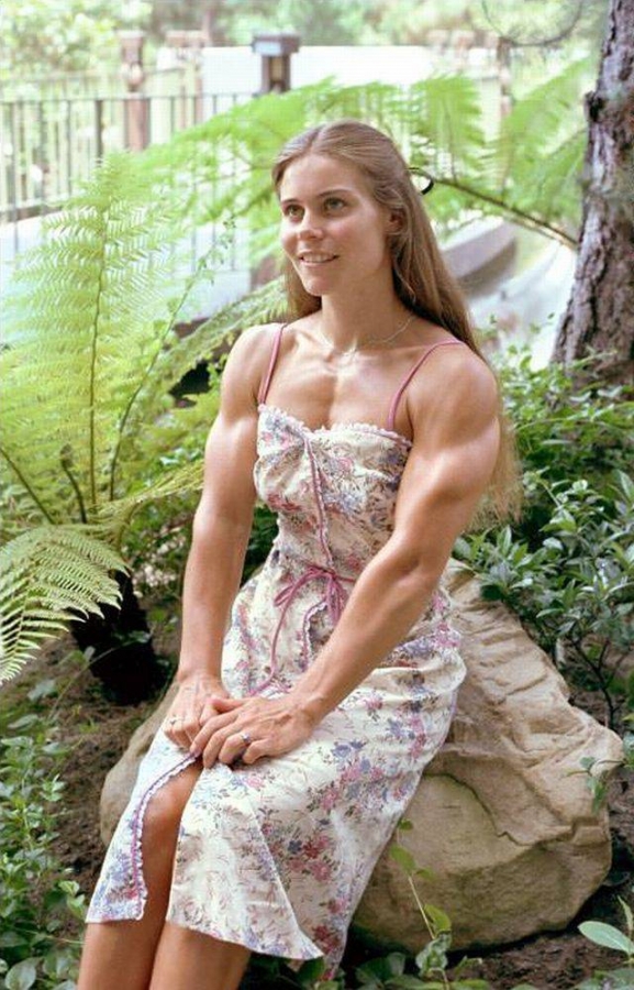Muscular woman... from nice to very ugly.