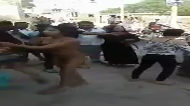 Naked Indian Catfight - India girls fighting nude