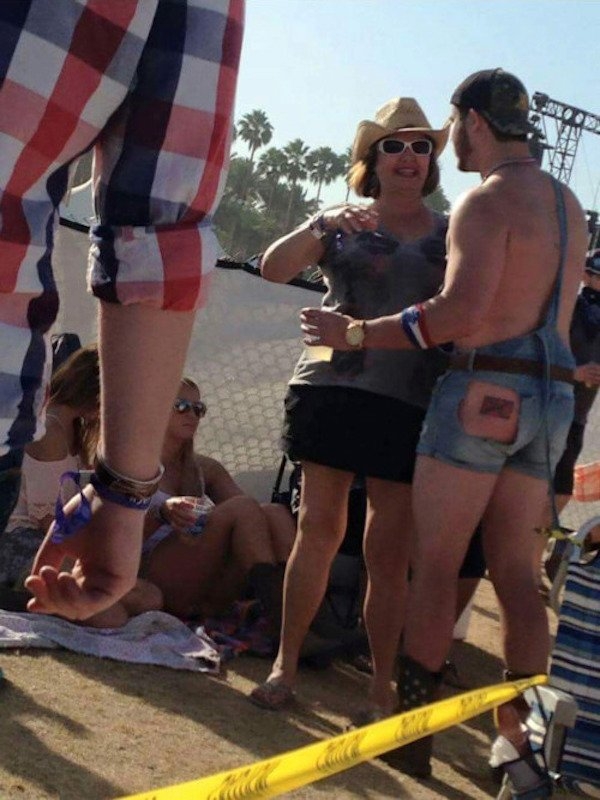 21 People Who Are Trashing It Up In Public