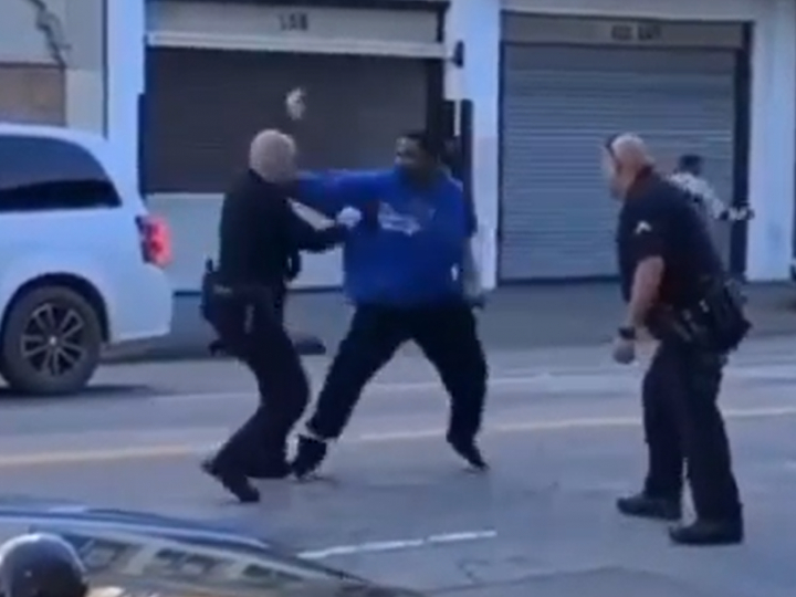 Man Gets Into The Fist Fight With Two Lapd Cops Gets Tased