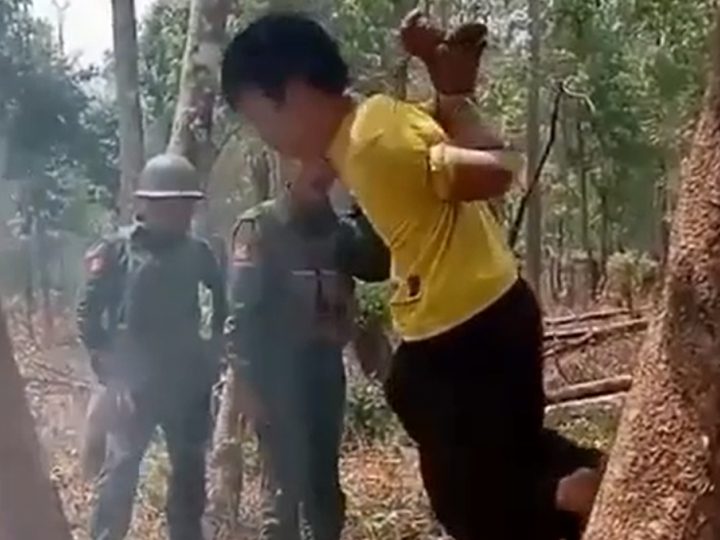 Myanmar Soldiers Torture Random Villagers