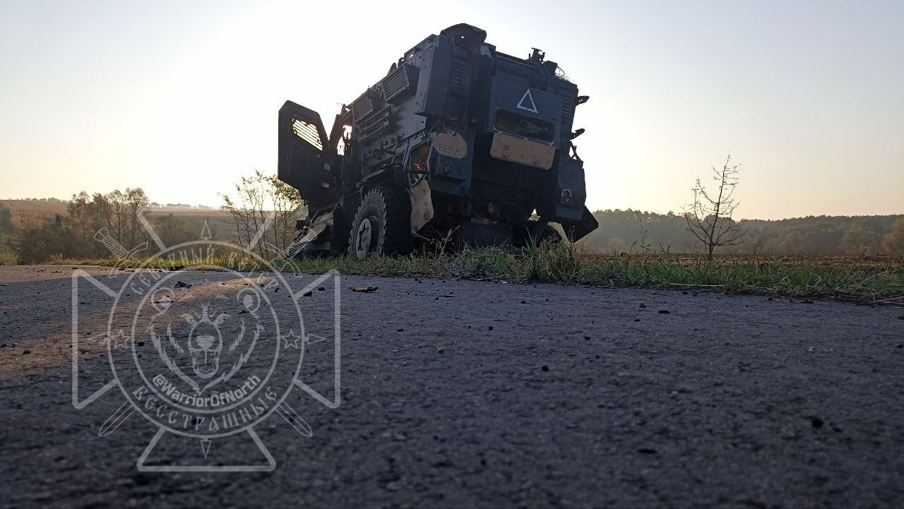 Ukrainian convoy destroyed in Kursk(3 vehicles)