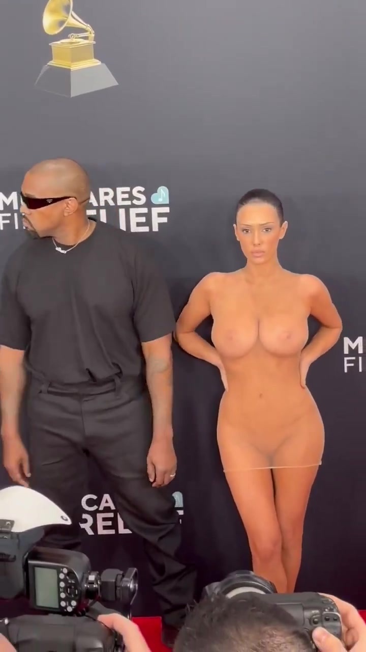 Kanye Wests Wife Bianca Censori - Naked at Grammys!