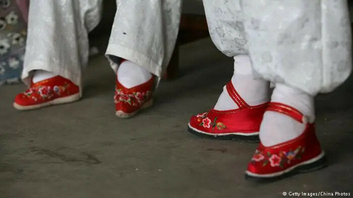 Sexy Foot Binding Gallery