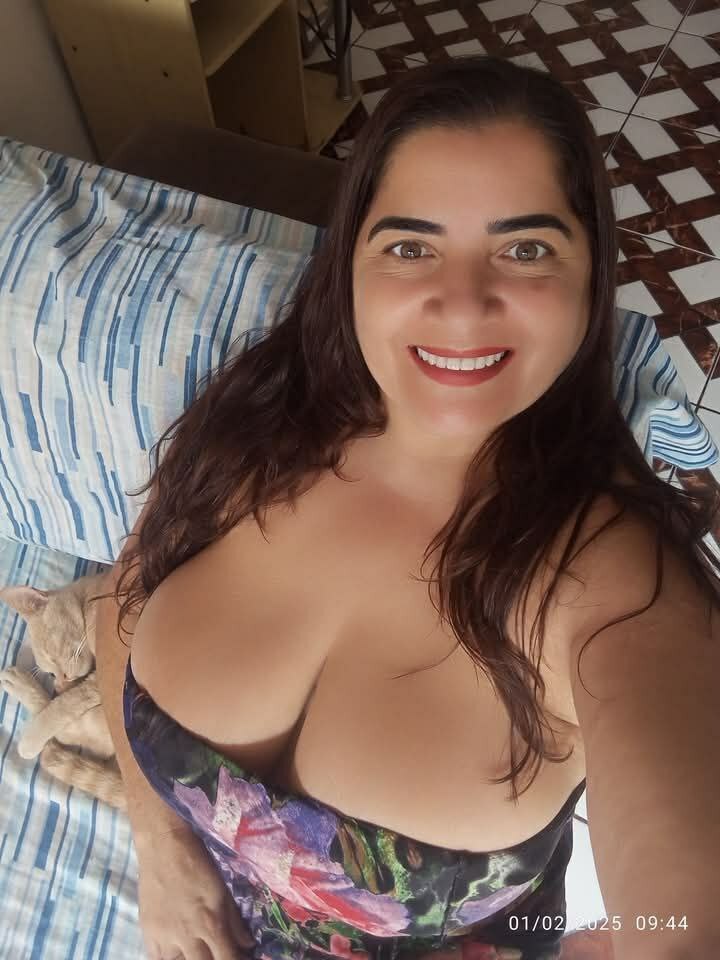 mulher peituda