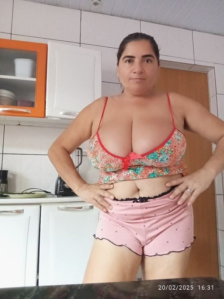 mulher peituda