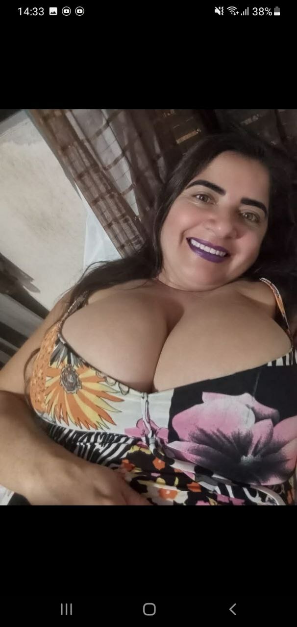 mulher peituda