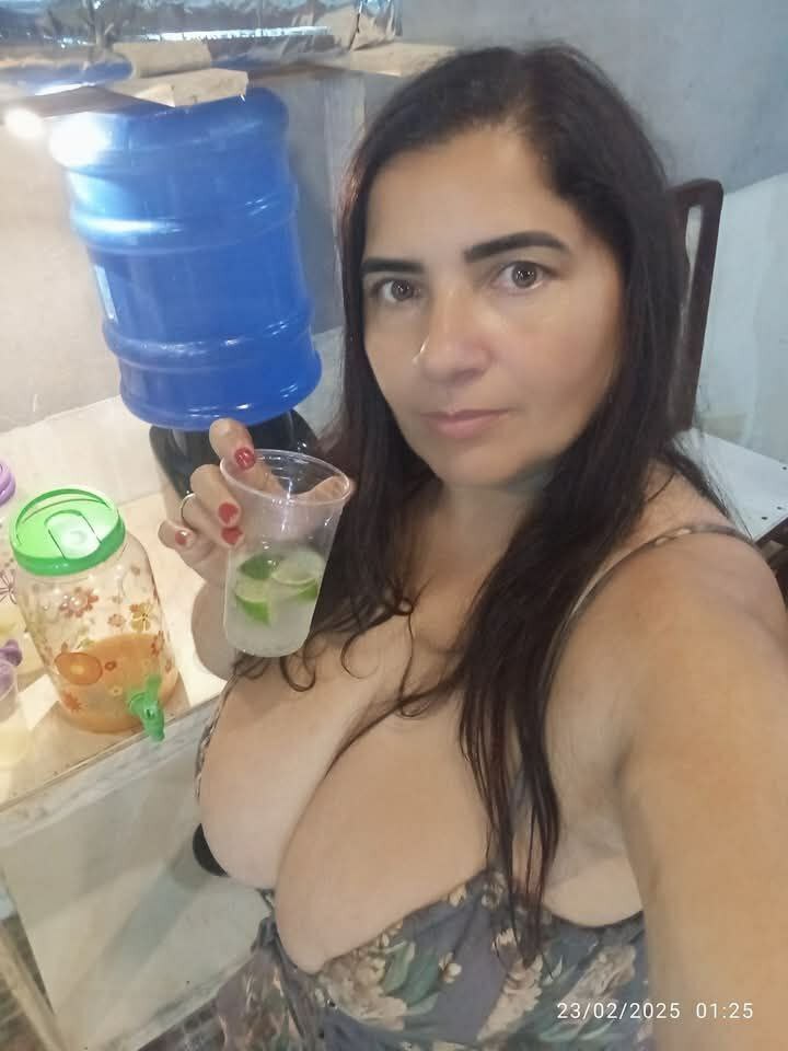 mulher peituda