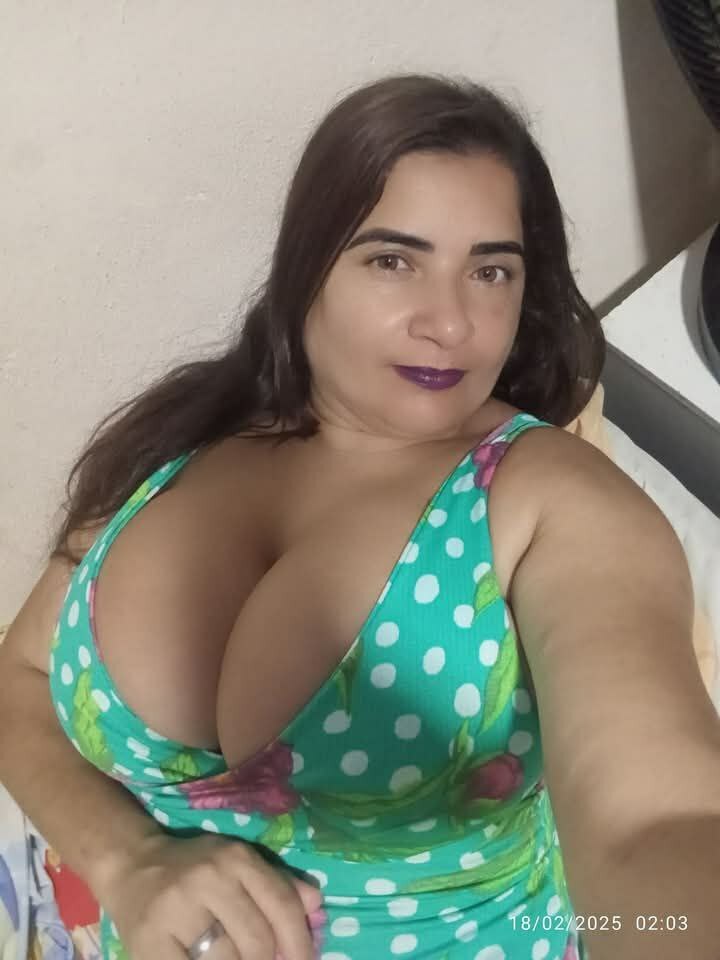 mulher peituda