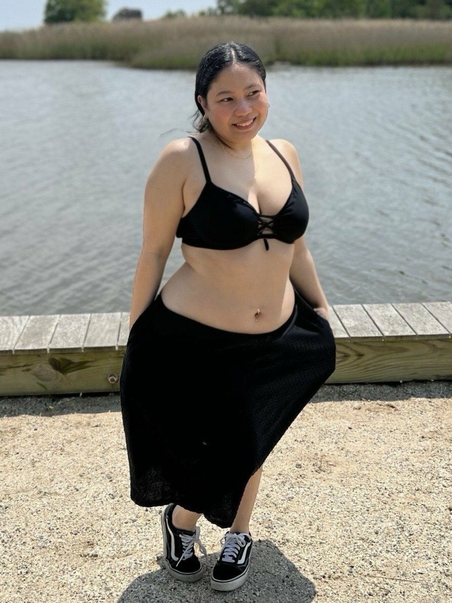 Nathalie, A Sexy little Filipina Wife