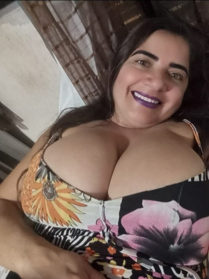 mulher peituda