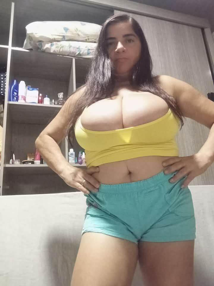 mulher peituda