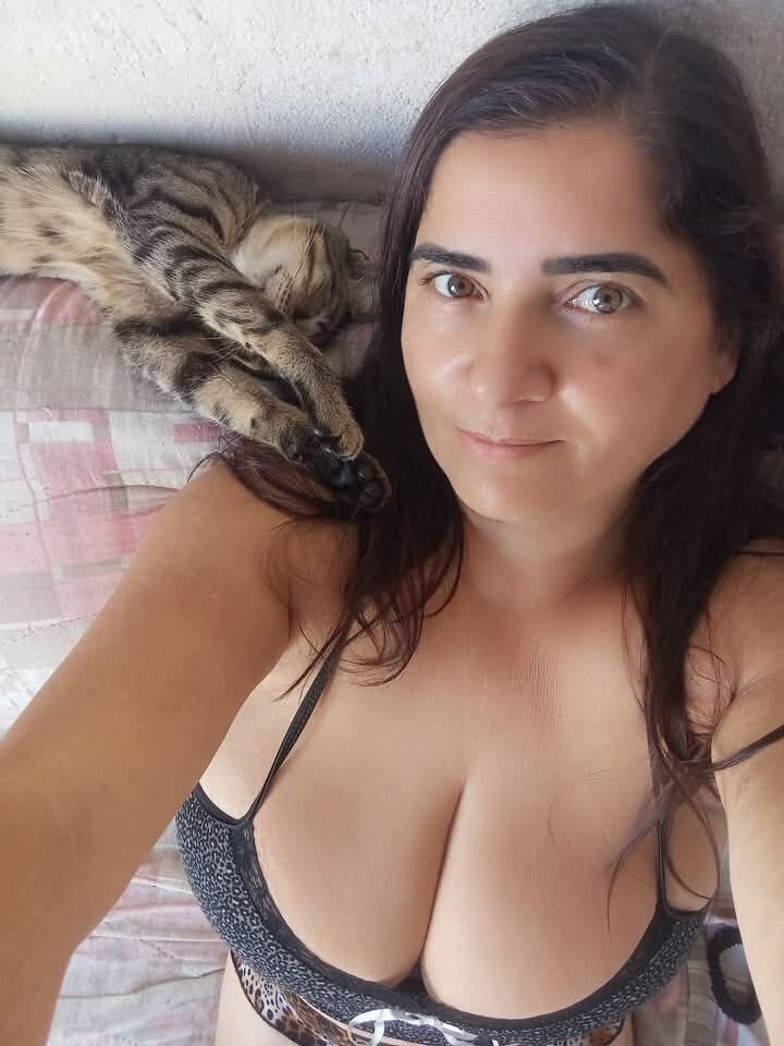 mulher peituda