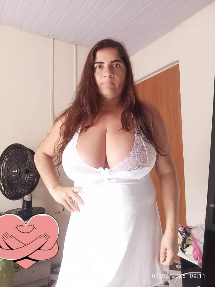 mulher peituda