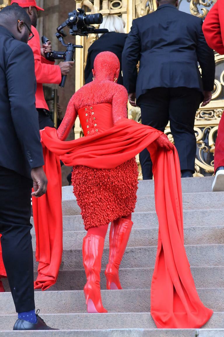 makeup with crystals