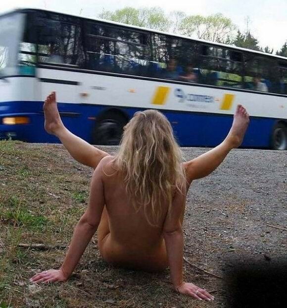showing her vagina to bus passengers
