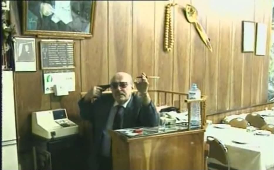 Rock hudsona benziyormuyum? - Do I look like Rock Hudson?