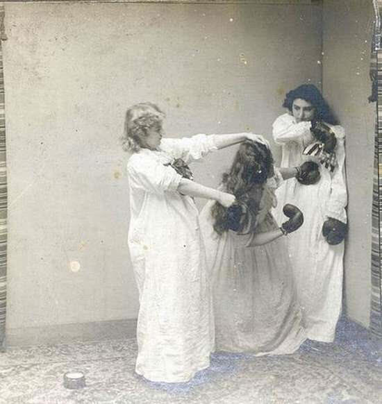 Perplexing And Bizarre Pictures From The Past
