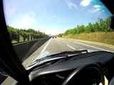 Porsche 993 has a close call with two other cars