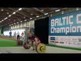 Powerlifter snaps arm