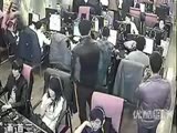 chinese thieves get cought in an internet cafe3