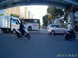 Biker Clips A Taxi And Loses His Bike