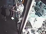 Woman Knocks Out A Robber Using A Manequin