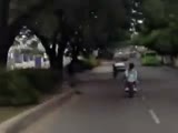 Idiot on the bike gets into an accident