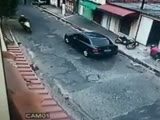 Thug biker gets into the accident while escaping from cops