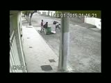 Man gets robbed and stabbed by thugs