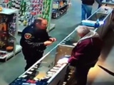 Kentucky Cops Blows Off His Index Finger After The Gun Clerk Hands Him A Loaded Pistol