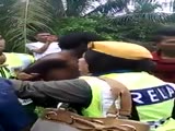 cops try protect thief from street justice