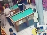 Man Bravely Reacts To A Robbery Attempt But Ultimately Fails