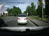 Idiot driver on red light ......