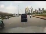 SUV driver beats scoter rider for wrong driving