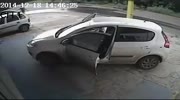 Armed Car owner stop robbers